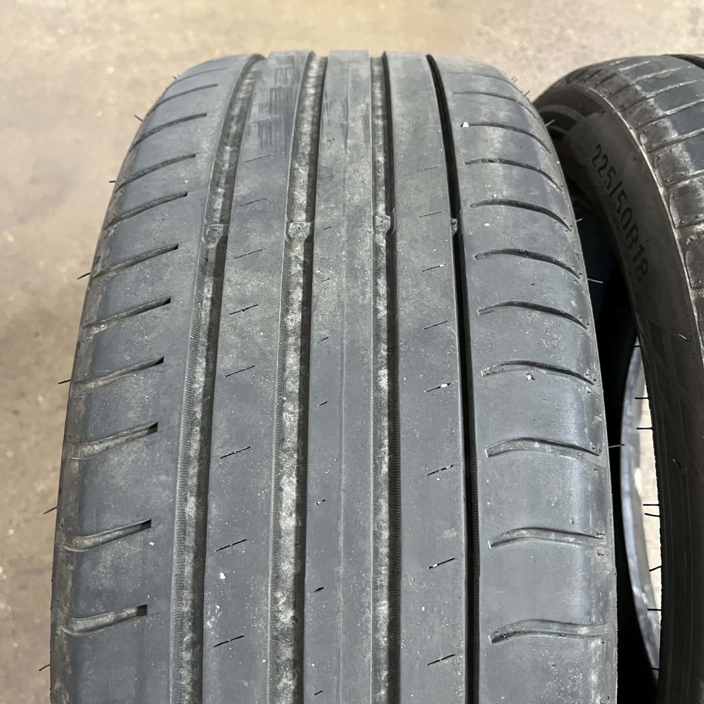 KÄYTETTY 225/50r18 Triangle EffexSport TH202 (2 kpl)