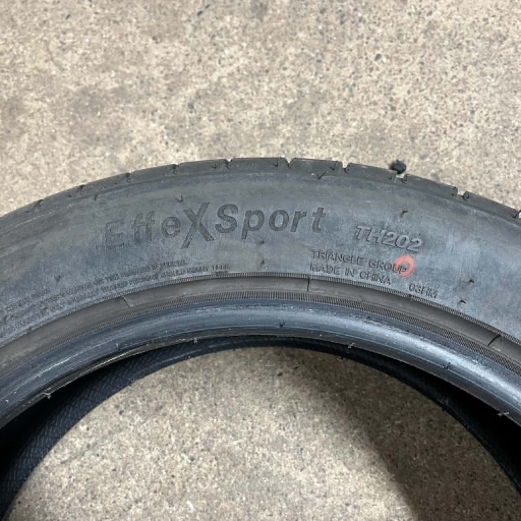 KÄYTETTY 225/50r18 Triangle EffexSport TH202 (2 kpl)