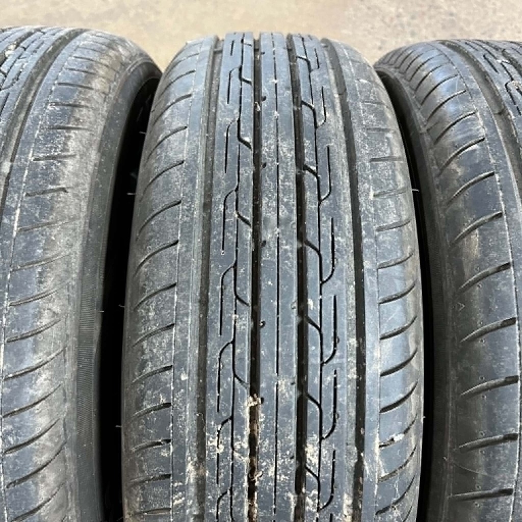KÄYTETTY 185/70r13 Triangle TE301