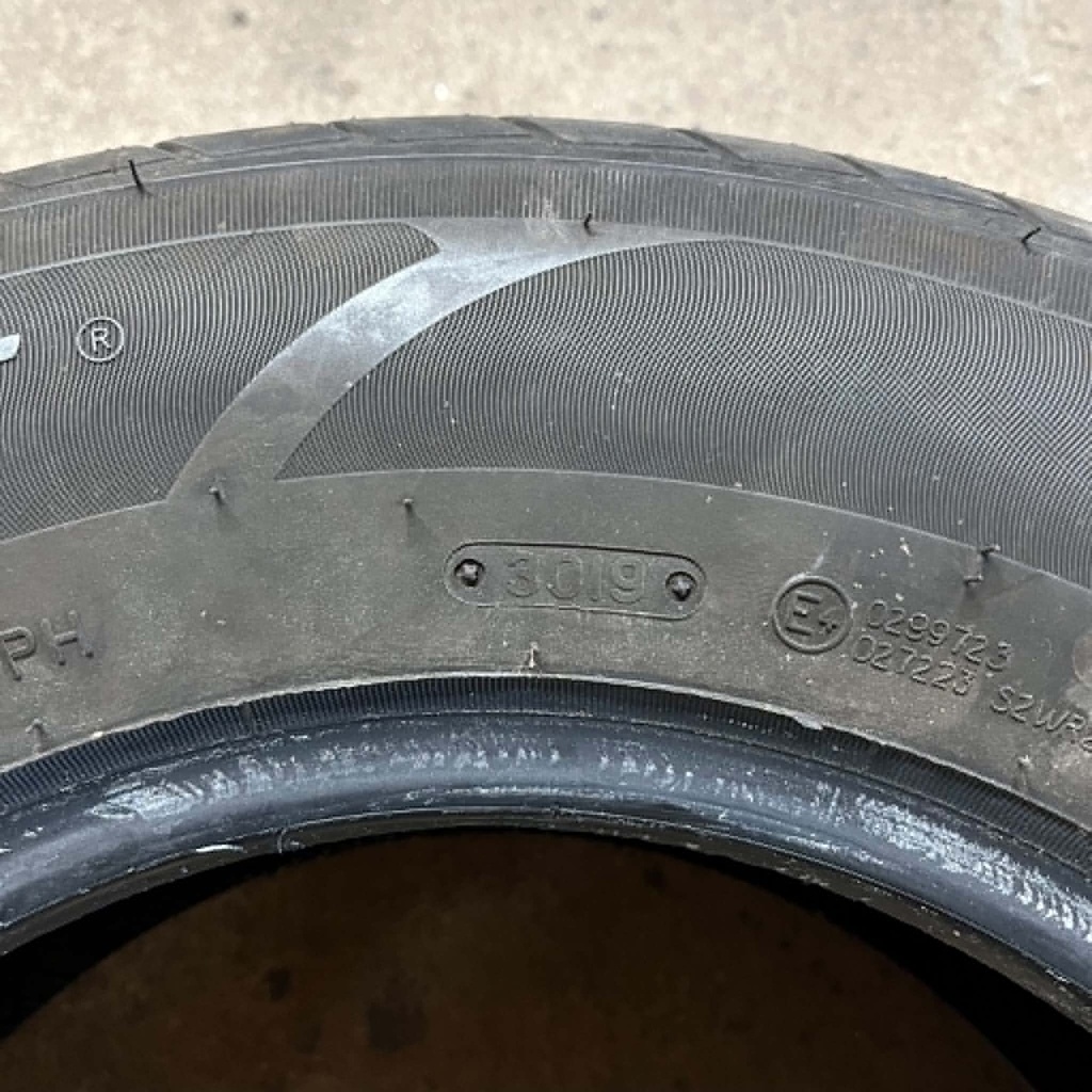KÄYTETTY 185/70r13 Triangle TE301