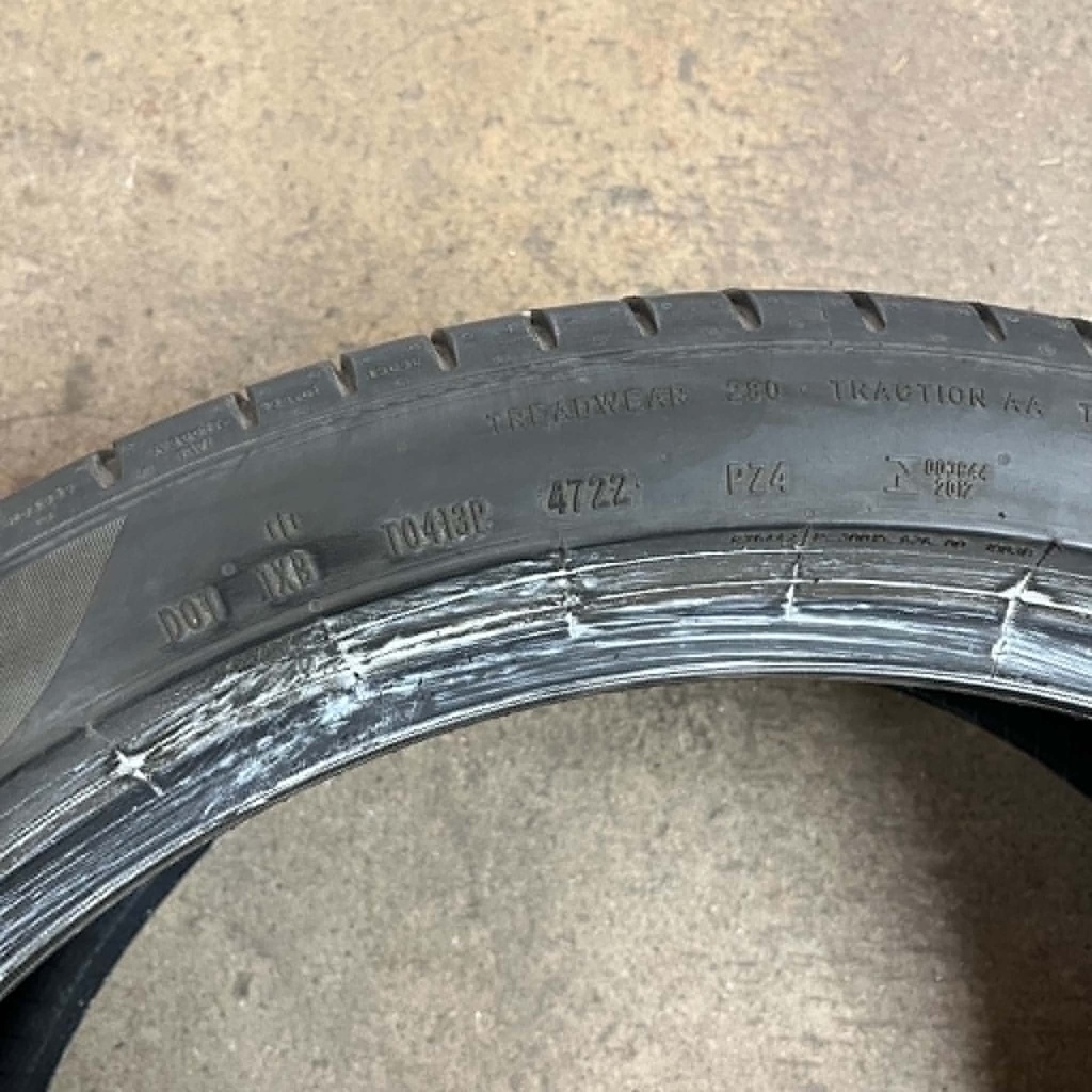 KÄYTETTY 240/40r20 Pirelli PZERO (PZ4) ncs (2 kpl)