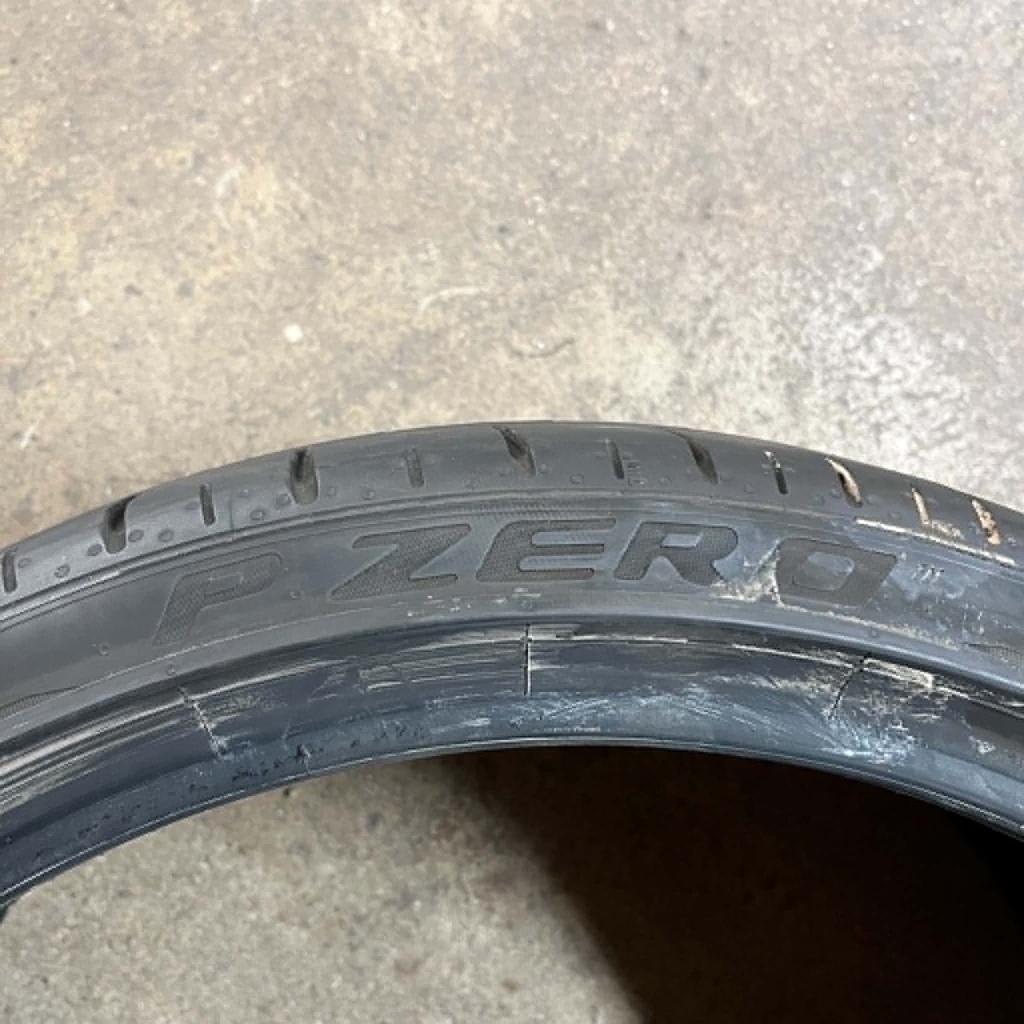 KÄYTETTY 235/35r19 Pirelli PZERO (PZ4) (2 kpl)