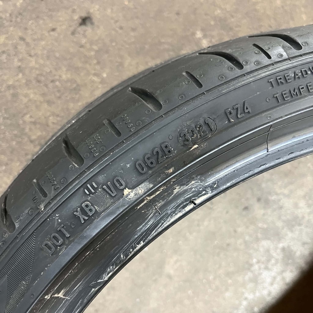 KÄYTETTY 235/35r19 Pirelli PZERO (PZ4) (2 kpl)