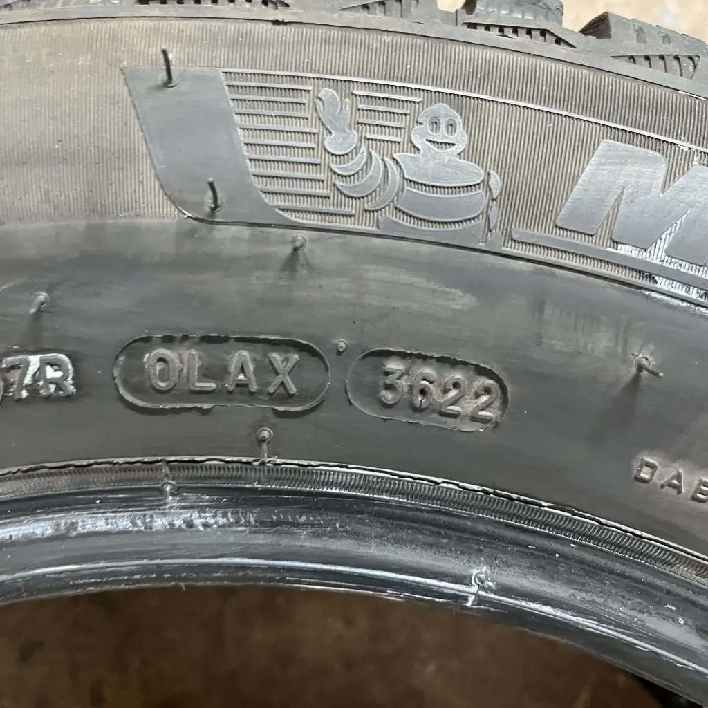 Michelin XIN4 2056016 (2).webp