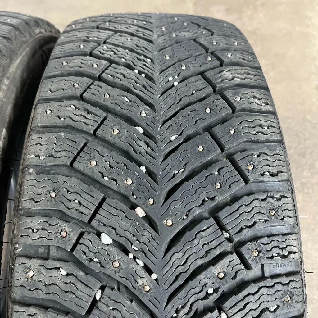 Michelin XIN4 2355519 (3).webp