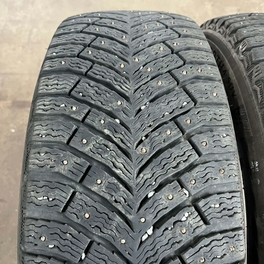 Michelin XIN4 2355519 (4).webp