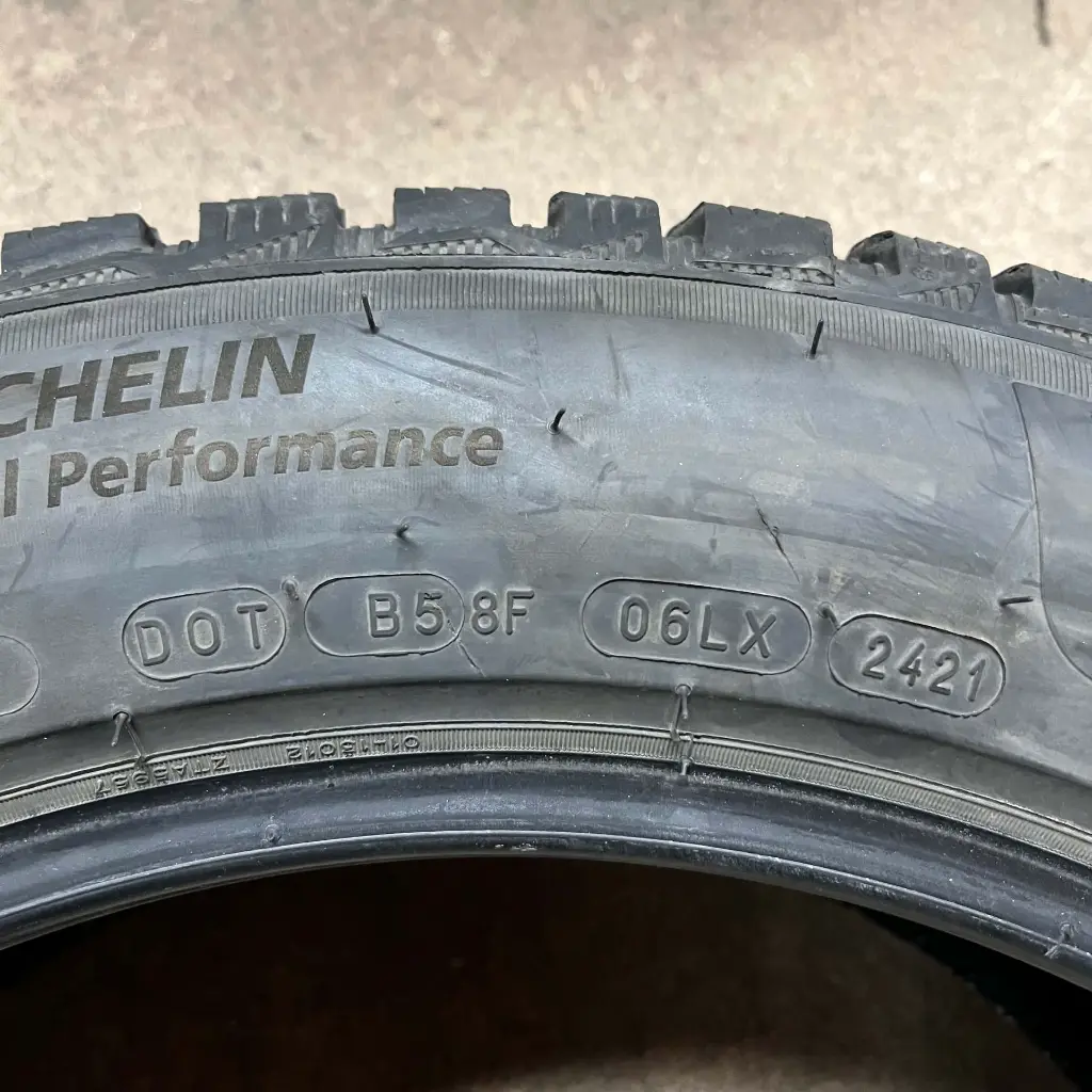 Michelin XIN4 2355519 (6).webp