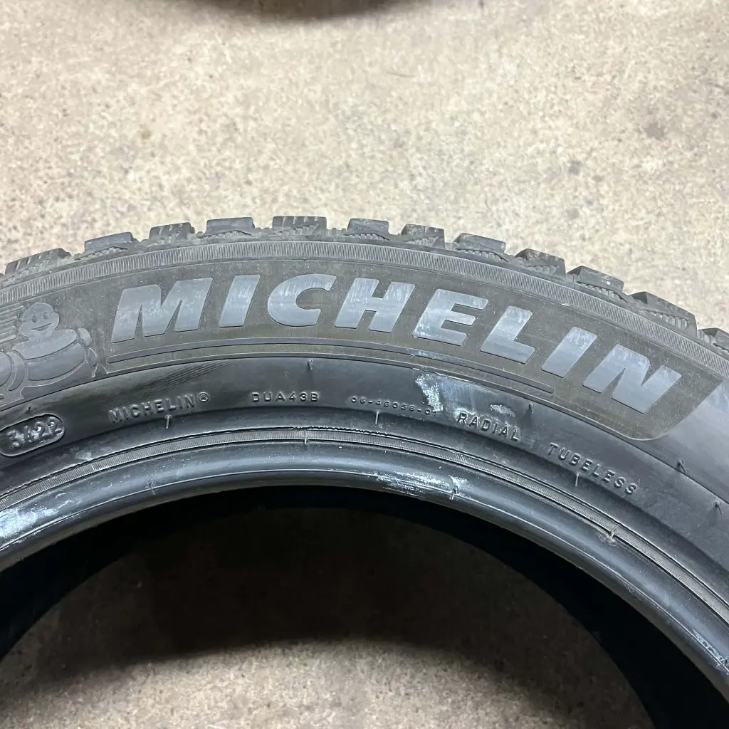 Michelin XIN4 2555019 (3).webp