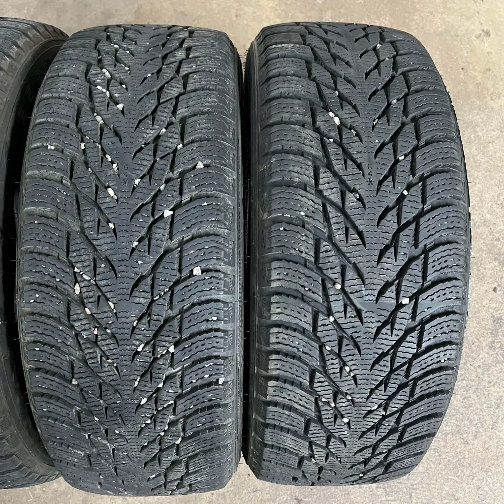 Nokian Tyres R3 2155517 (11).webp