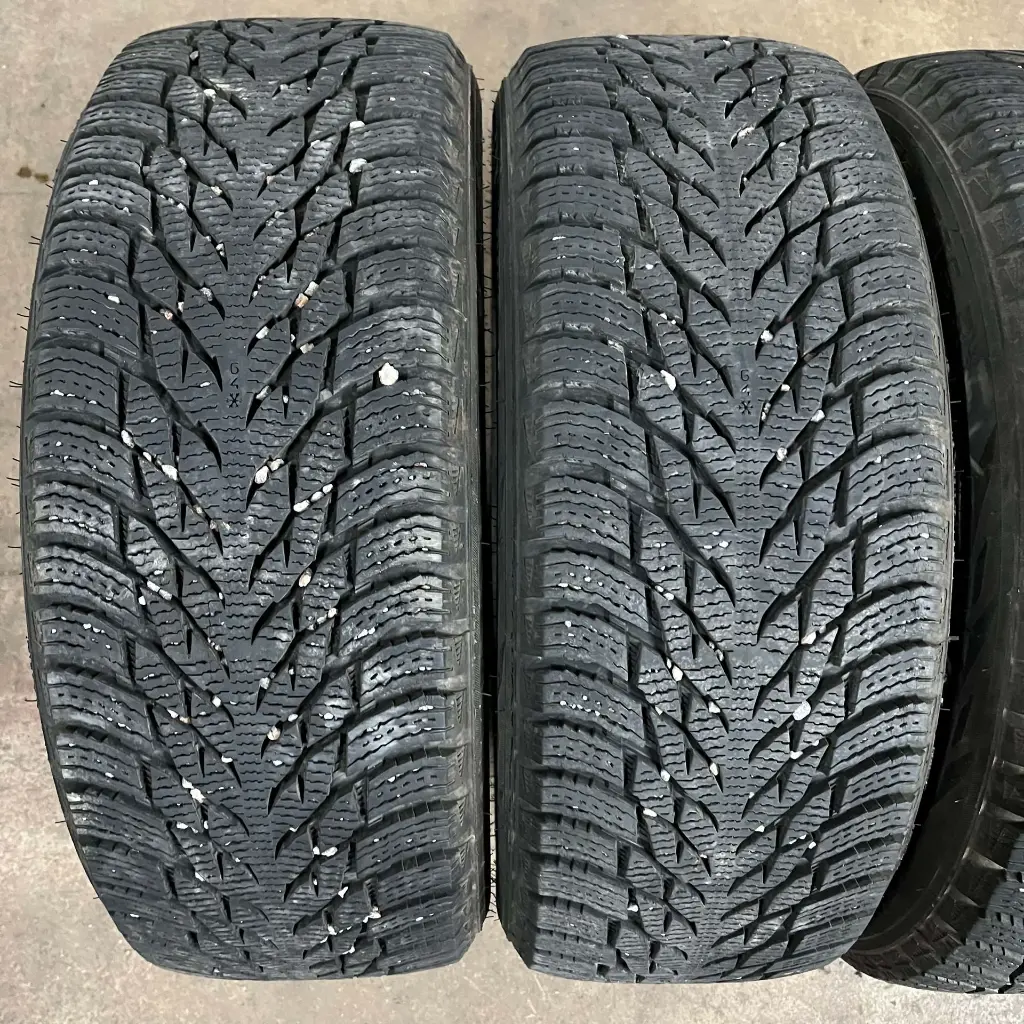 Nokian Tyres R3 2155517 (10).webp