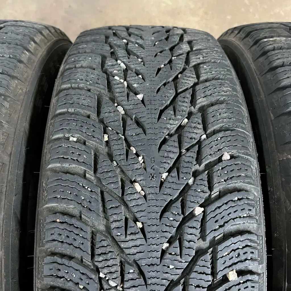 Nokian Tyres R3 2155517 (8).webp