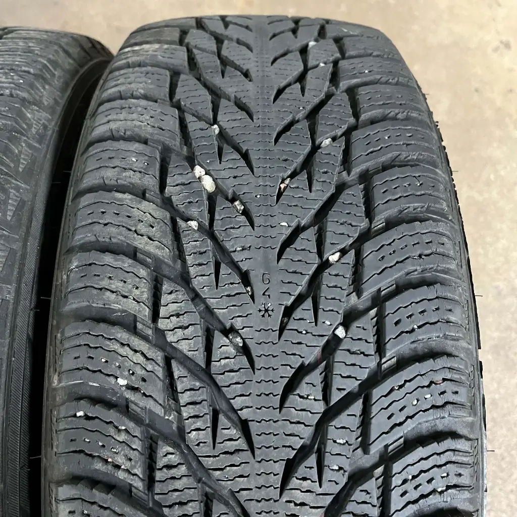 Nokian Tyres R3 2155517 (9).webp