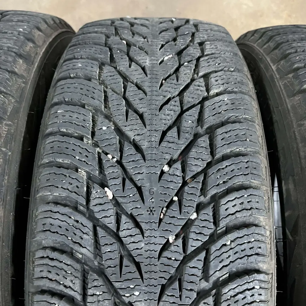 Nokian Tyres R3 2155517 (7).webp