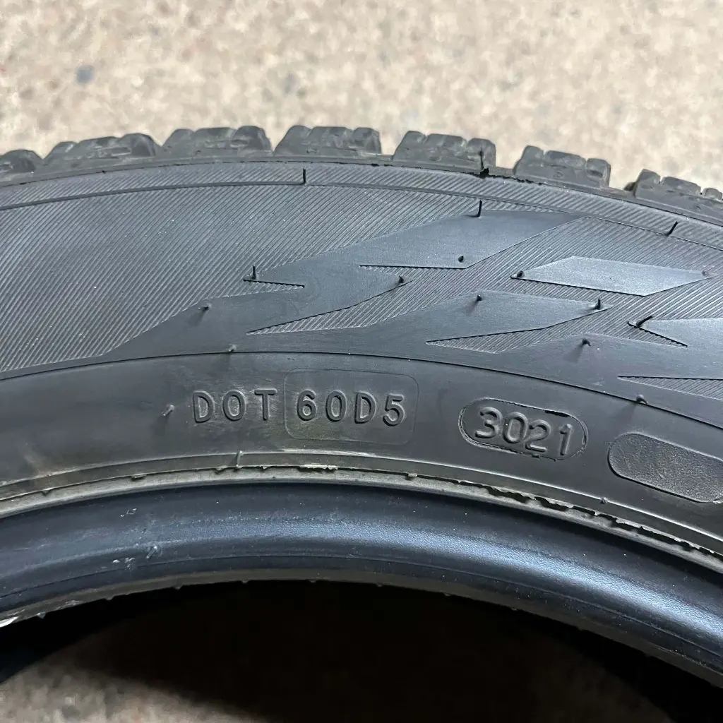 Nokian Tyres R3 2155517 (5).webp