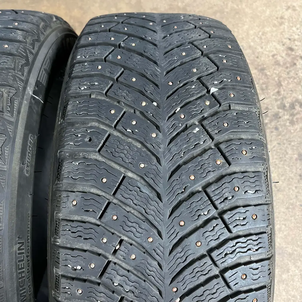 Michelin XIN4 2355019 (3).webp