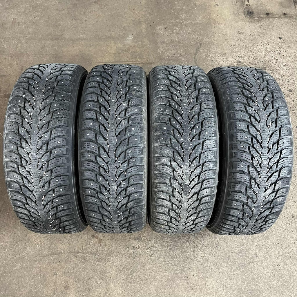 18" - 235/60r18 Nokian Tyres Hakkapeliitta 9 SUV