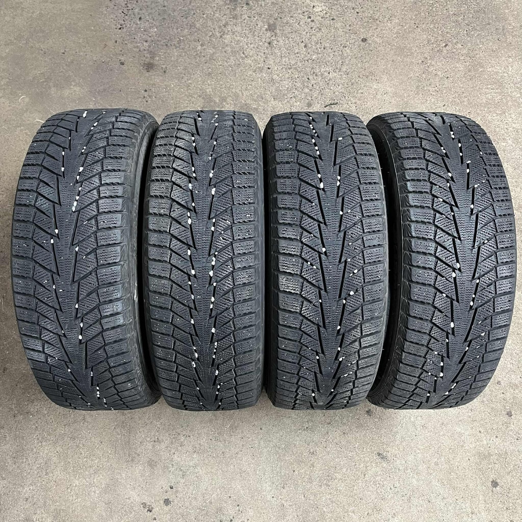 KÄYTETTY 205/60r16 Hankook Winter i*Cept iZ2 W616
