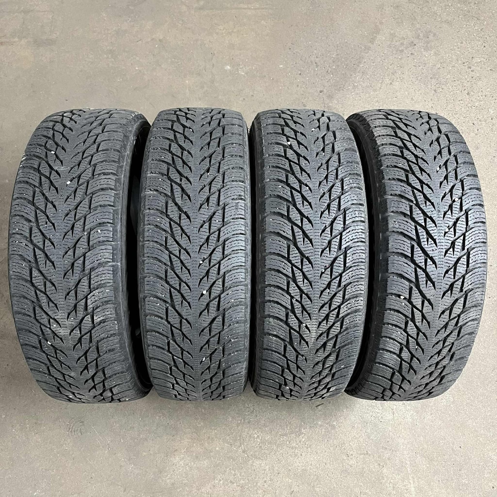 KÄYTETTY 215/70r16 Nokian Tyres Hakkapeliitta R3