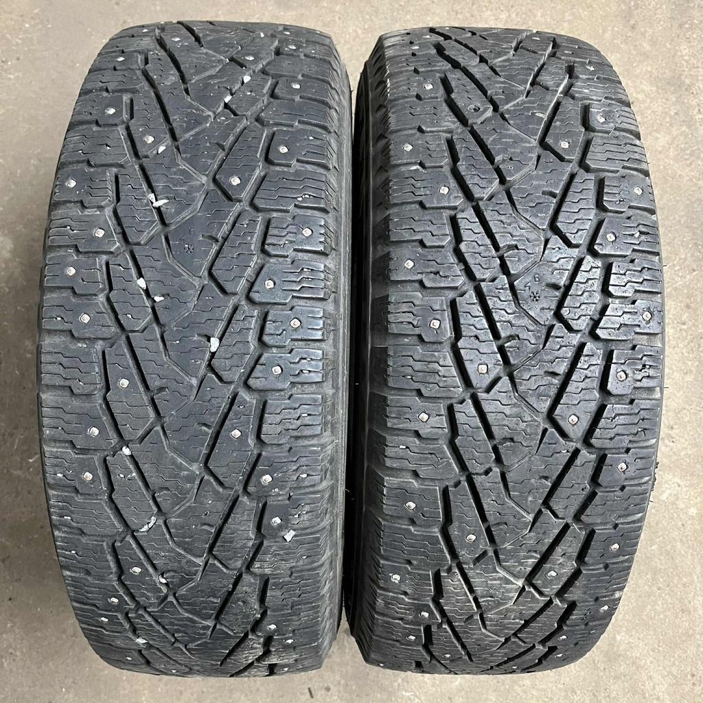 KÄYTETTY 215/65r15C Nokian Tyres Hakkapeliitta C3 (2 kpl)