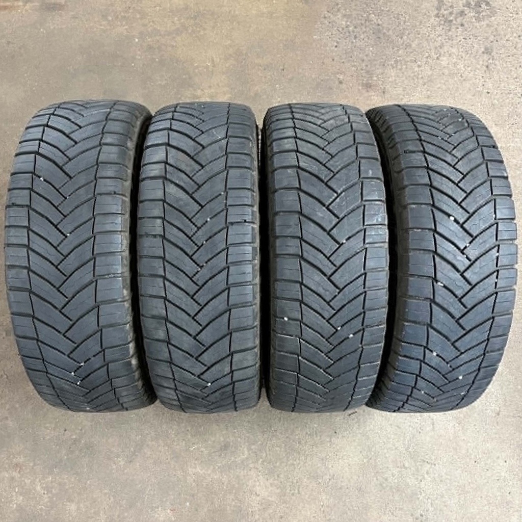 KÄYTETTY 215/70r15C Michelin Agilis CrossClimate