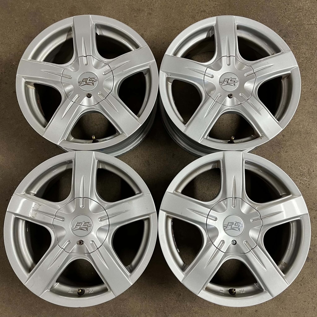 RS BLADE SILVER 6.5×15″ 4/100 / 4x114.3 ET38 CB73 / KÄYTETYT VANTEET