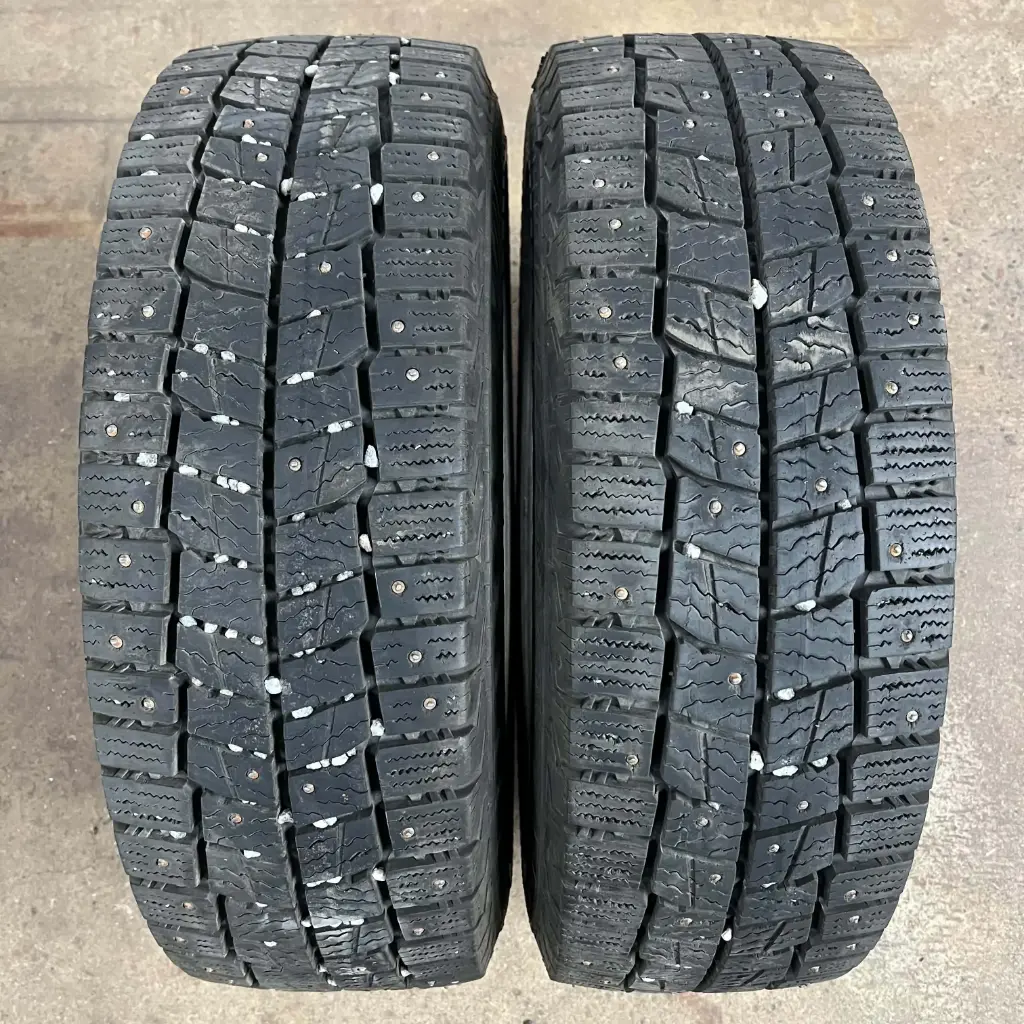 KÄYTETTY 205/65R16C Continental VanContact Ice (2 kpl)