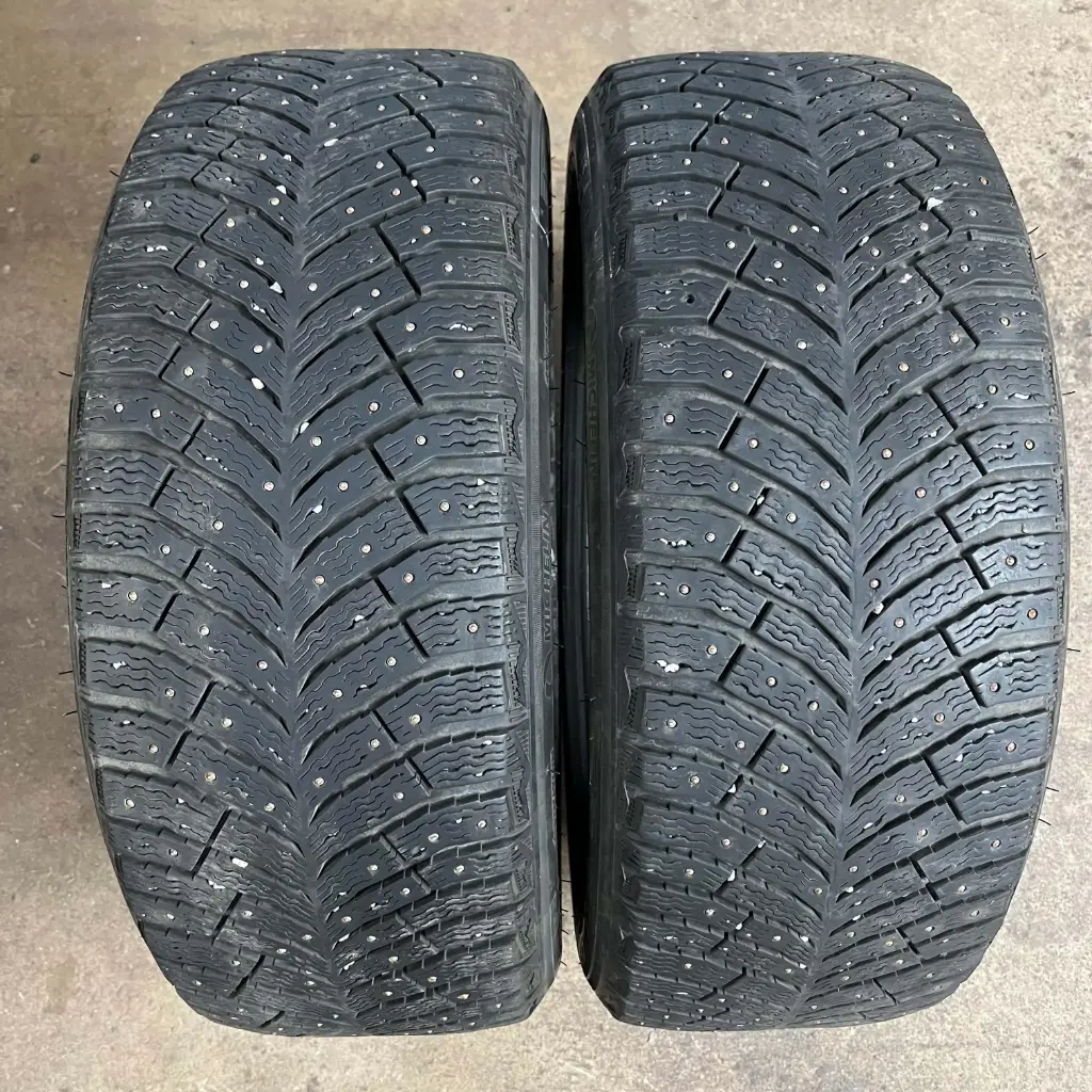 KÄYTETTY 235/50R19 Michelin X-Ice North 4 SUV (2 kpl)