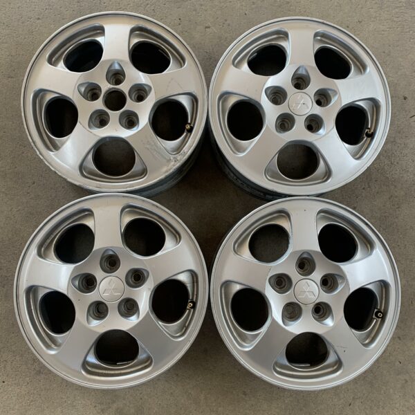 Mitsubishi Pajero Pinin alkuperäinen 5x114.3 6x16"