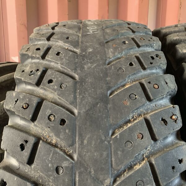 24" - 420/65r24 Nokian Tyres TRI 2