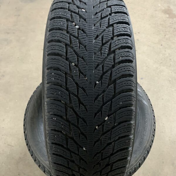 18" - 235/60r18 Nokian Tyres Hakkapeliitta R3 - Image 2