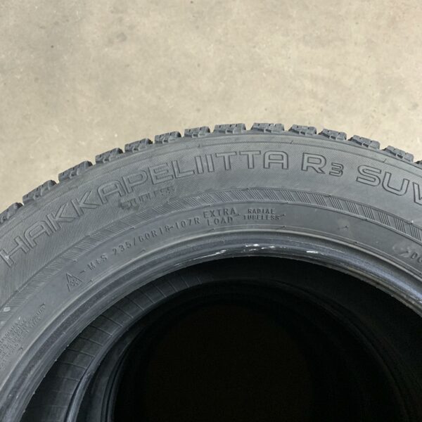 18" - 235/60r18 Nokian Tyres Hakkapeliitta R3 - Image 3