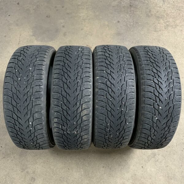 18" - 235/60r18 Nokian Tyres Hakkapeliitta R3