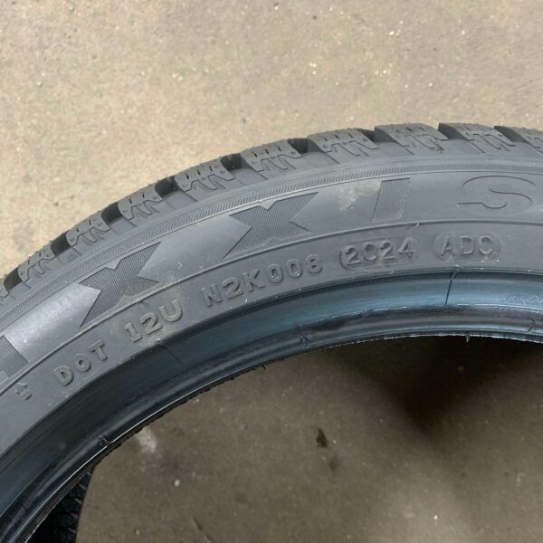 18" - 225/45 & 245/40r18 Maxxis Premitra Snow WP6 - Image 4