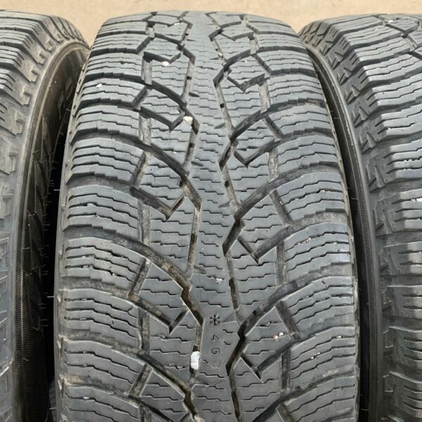 C 16" - 215/65r16C Nokian Tyres Hakkapeliitta CR4 - Image 4