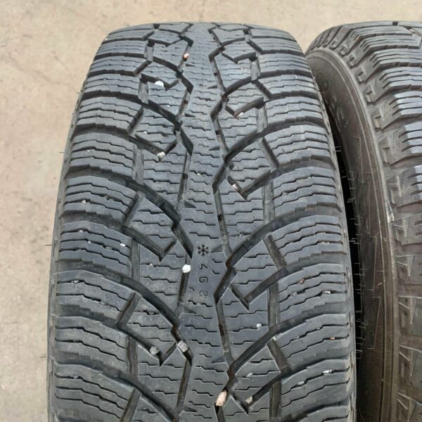 C 16" - 215/65r16C Nokian Tyres Hakkapeliitta CR4 - Image 2