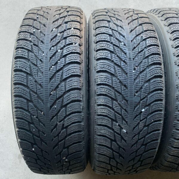 17" - 225/65r17 Nokian Tyres Hakkapeliitta R3 SUV - Image 2