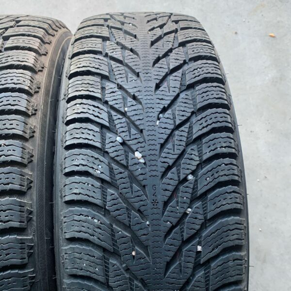 17" - 225/65r17 Nokian Tyres Hakkapeliitta R3 SUV - Image 7