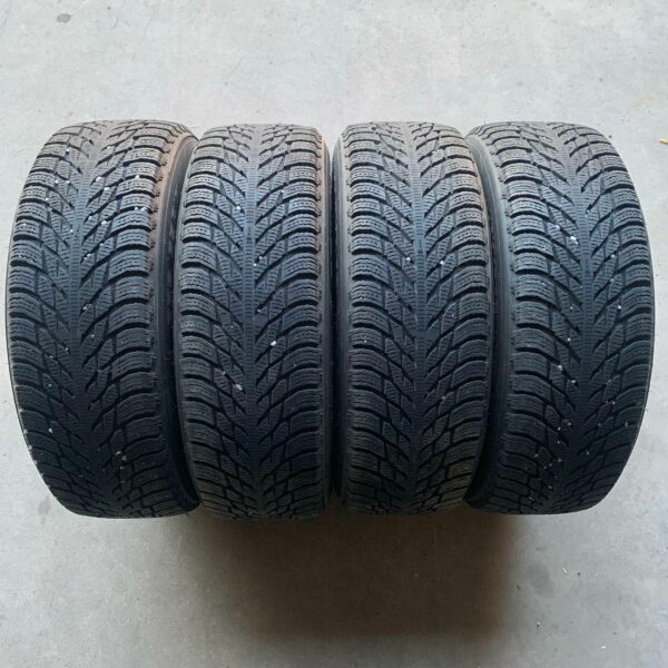 17" - 225/65r17 Nokian Tyres Hakkapeliitta R3 SUV