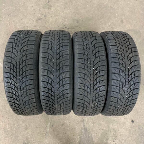 16" - 205/60r16 Kumho WinterCraft Ice Wi51