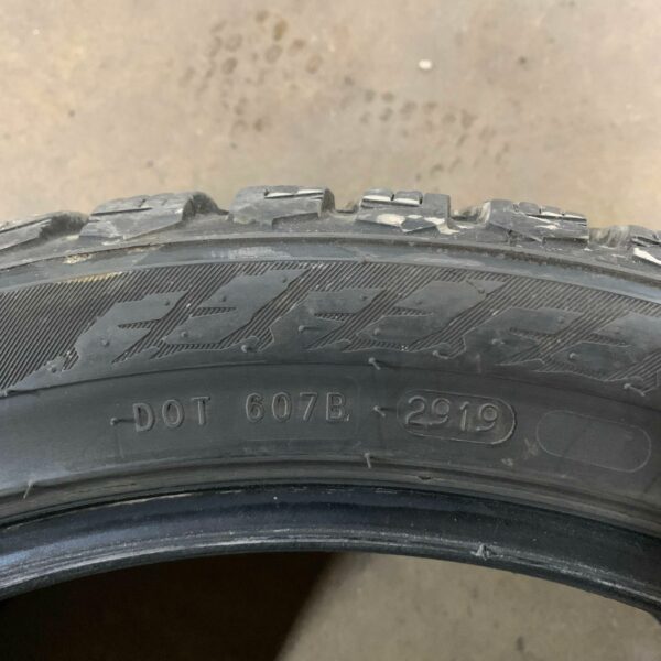 19" - 255/40r19 Nokian Tyres Hakkapeliitta 9 - Image 8