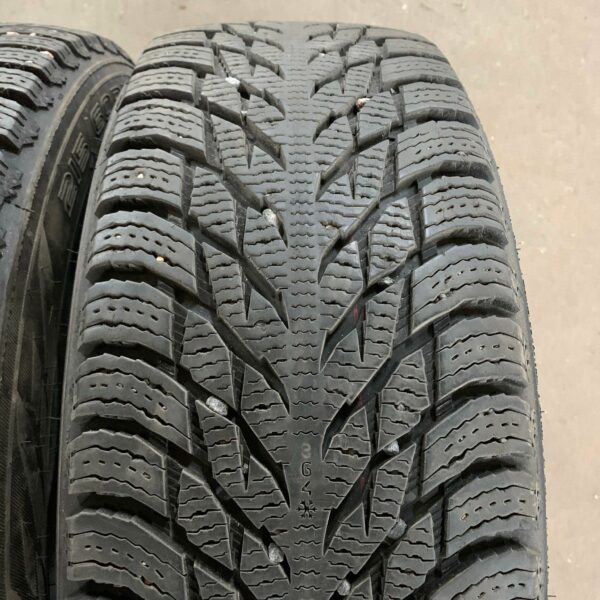 17" - 215/60r17 Nokian Tyres Hakkapeliitta R3 SUV - Image 7