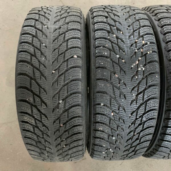 17" - 215/60r17 Nokian Tyres Hakkapeliitta R3 SUV - Image 2