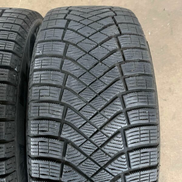17" - 225/50r17 Pirelli Winter Ice Zero FR RunFlat - Image 7