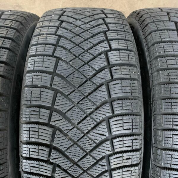 17" - 225/50r17 Pirelli Winter Ice Zero FR RunFlat - Image 6