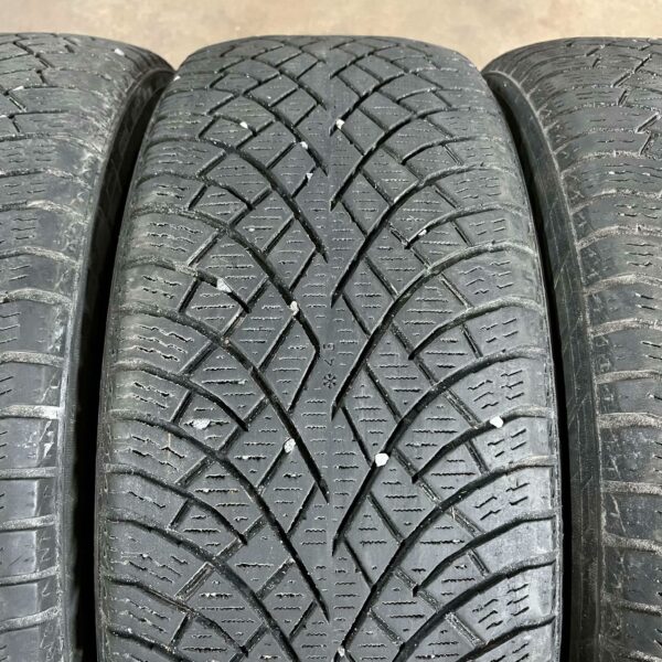 19" - 235/55r19 Nokian Tyres Hakkapeliitta R5 - Image 6